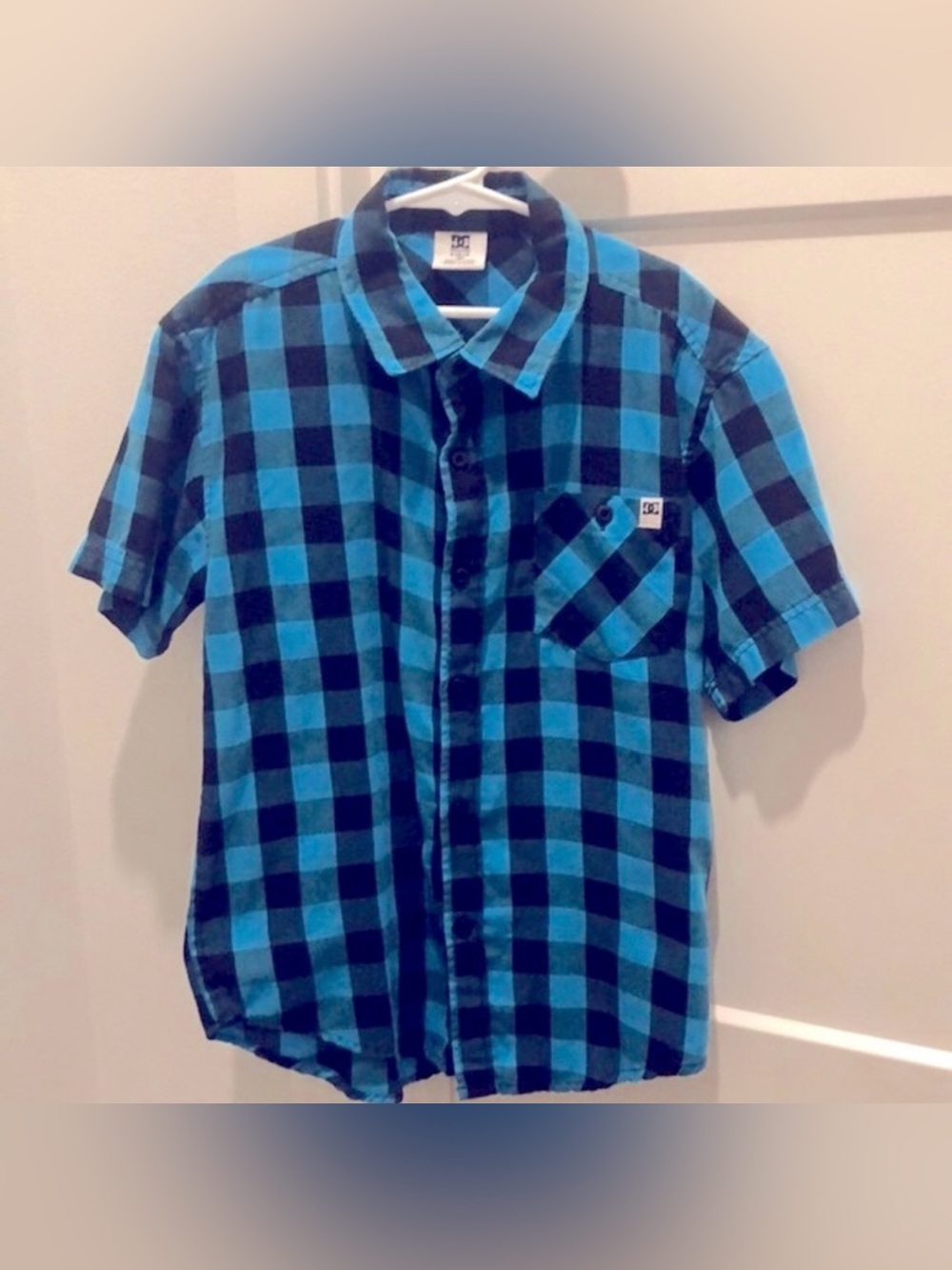 ⭐️HP⭐️ DC Shoe Plaid Blue & Black Short Sleeve Button Up Shirt Boys Size Small 8
